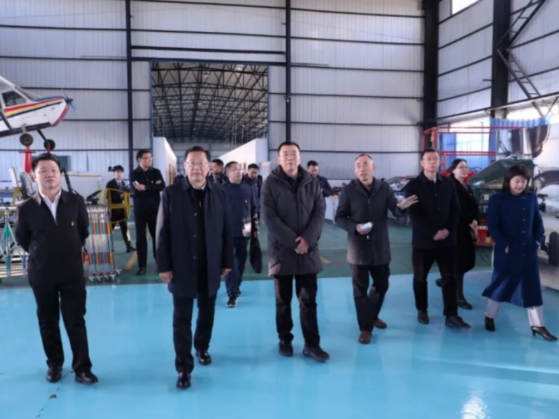 新華網(wǎng)、省教育廳、共青團(tuán)石家莊市委領(lǐng)導(dǎo)一行蒞臨我公司航空航天館考察